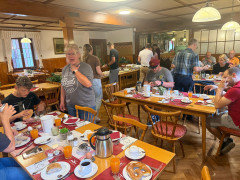 61573687 5042 4305 b9b8 8894bf6d9512